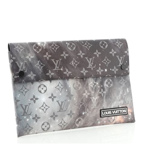 lv pochette monogram triple